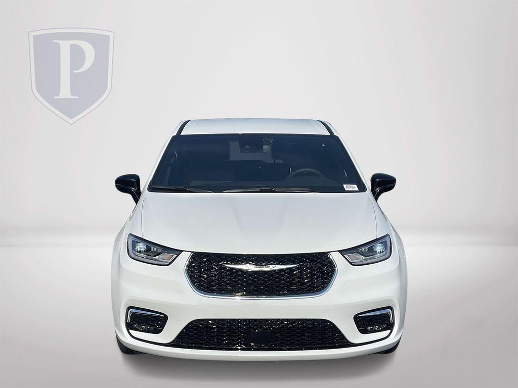 new 2025 Chrysler Pacifica car, priced at $41,752