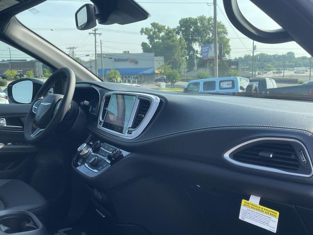 new 2025 Chrysler Pacifica car, priced at $41,752