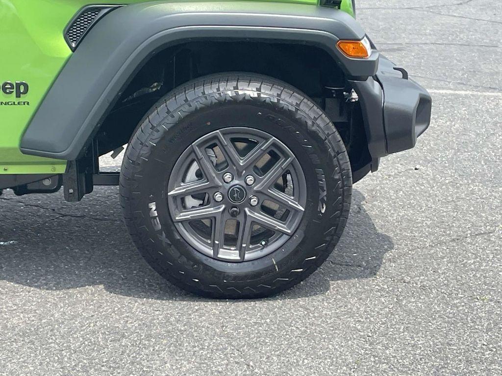 new 2025 Jeep Wrangler car, priced at $46,186