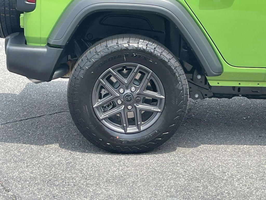 new 2025 Jeep Wrangler car, priced at $46,186