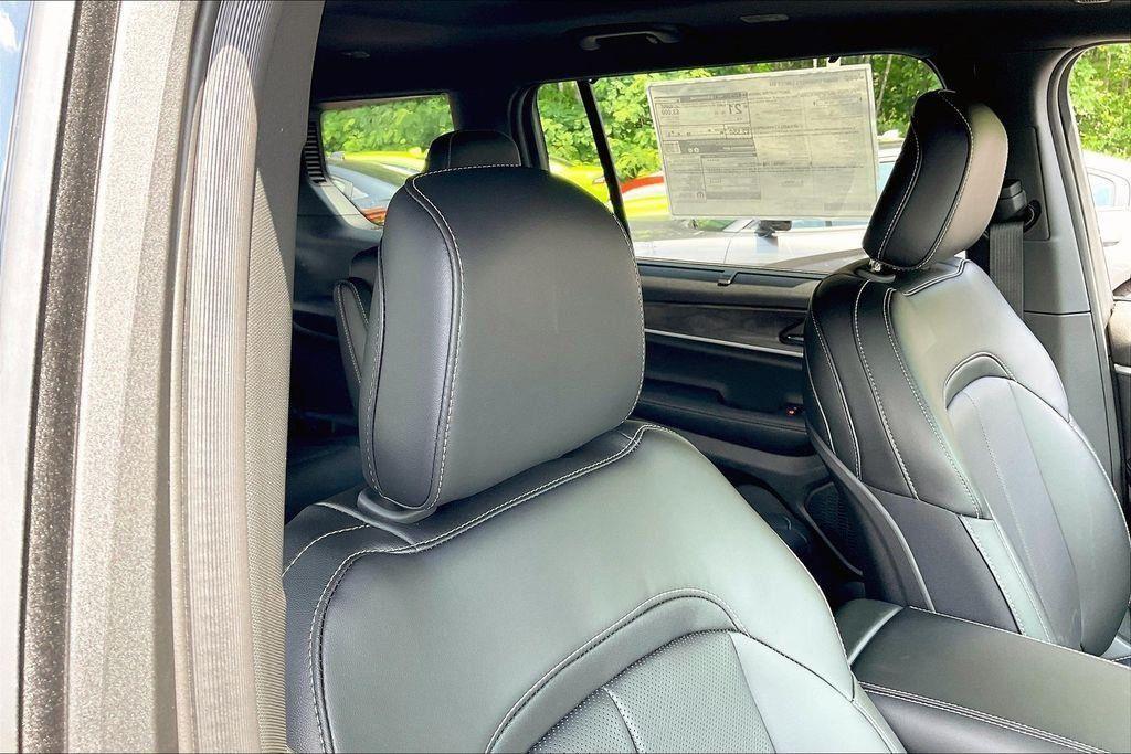 new 2024 Jeep Grand Cherokee L car, priced at $48,910