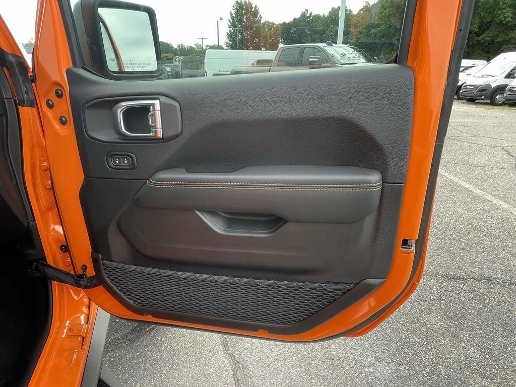 new 2025 Jeep Gladiator car, priced at $67,000