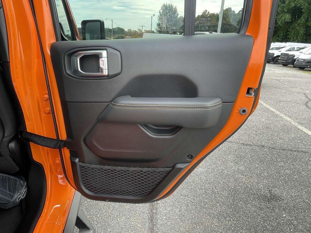 new 2025 Jeep Gladiator car, priced at $67,000