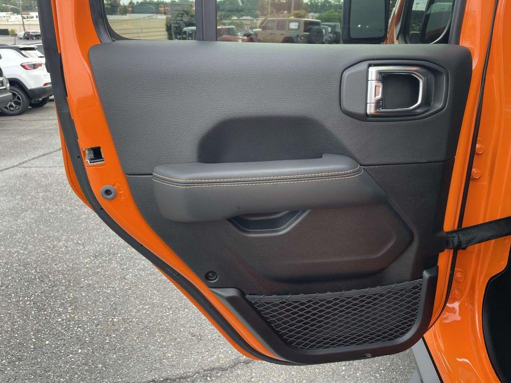 new 2025 Jeep Gladiator car, priced at $67,000