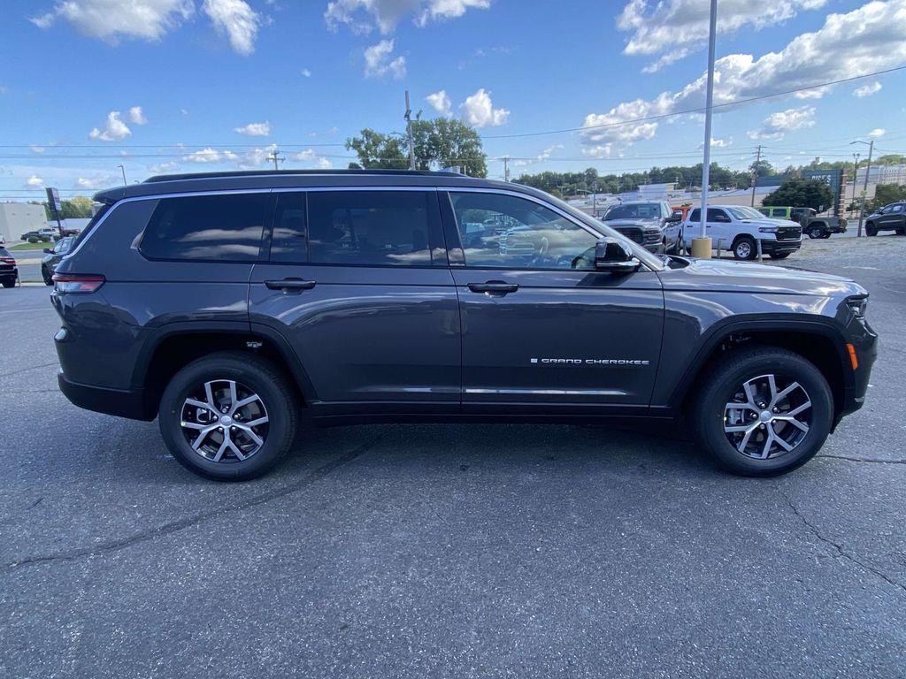 new 2025 Jeep Grand Cherokee L car, priced at $39,495