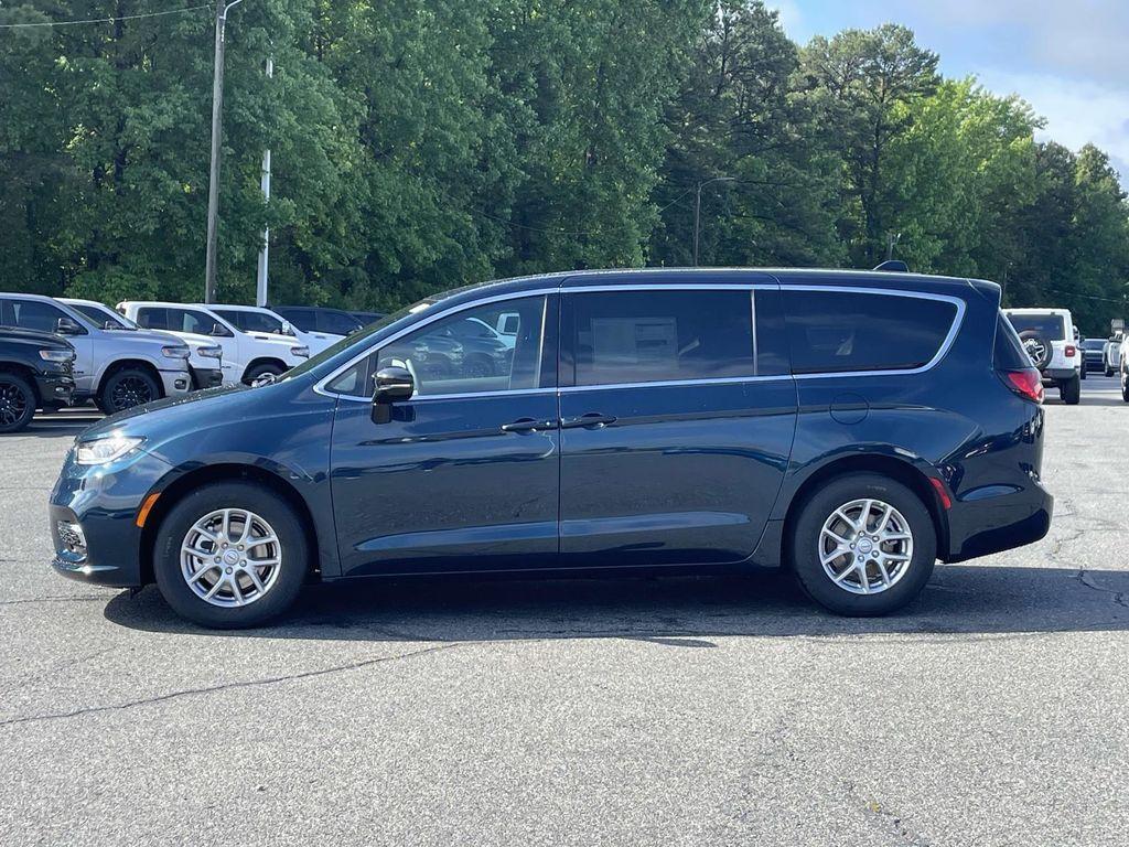 new 2025 Chrysler Pacifica car, priced at $42,247