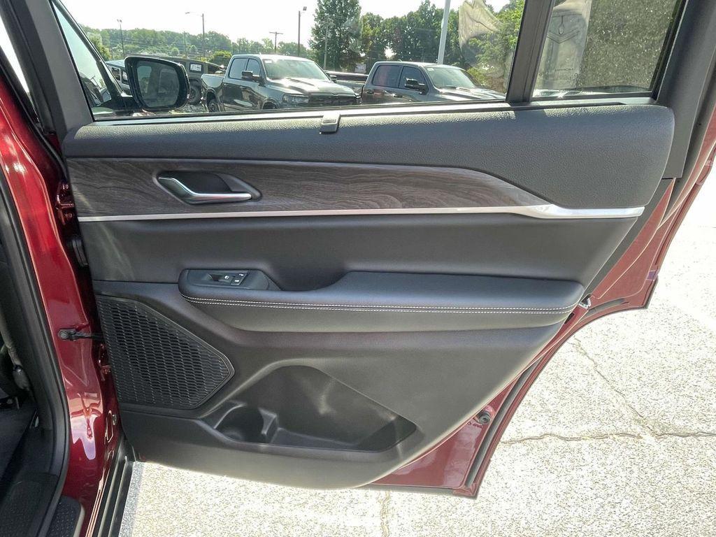 new 2025 Jeep Grand Cherokee L car, priced at $46,495