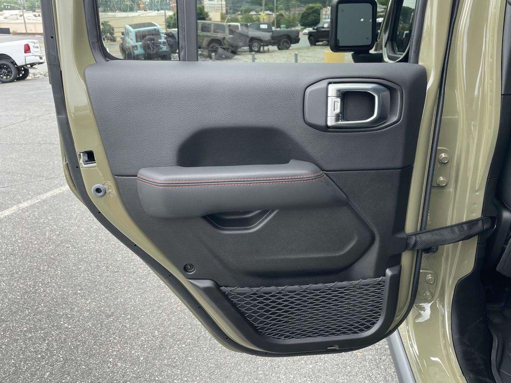 new 2025 Jeep Wrangler car