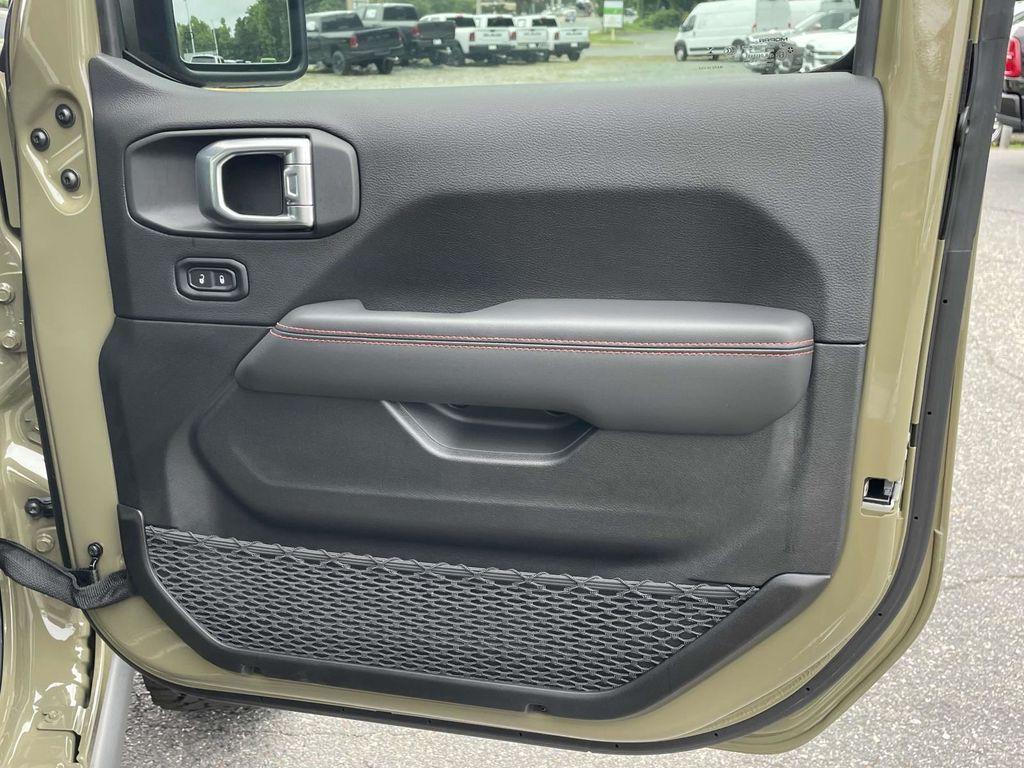 new 2025 Jeep Wrangler car