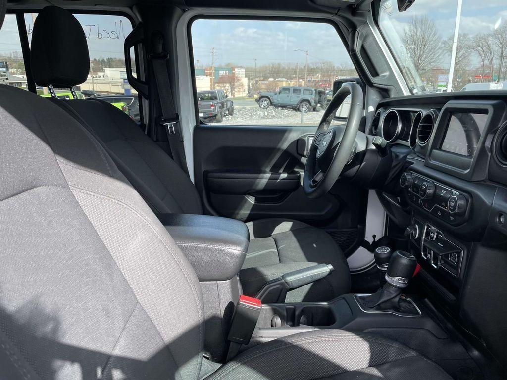 used 2023 Jeep Gladiator car, priced at $28,455