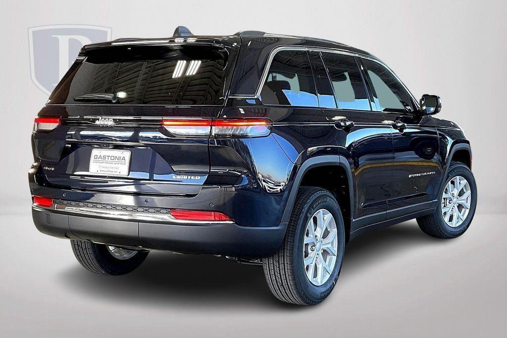 new 2024 Jeep Grand Cherokee car, priced at $39,645