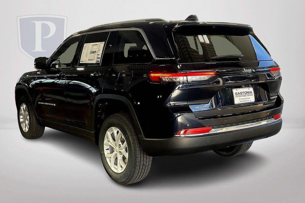 new 2024 Jeep Grand Cherokee car, priced at $39,645