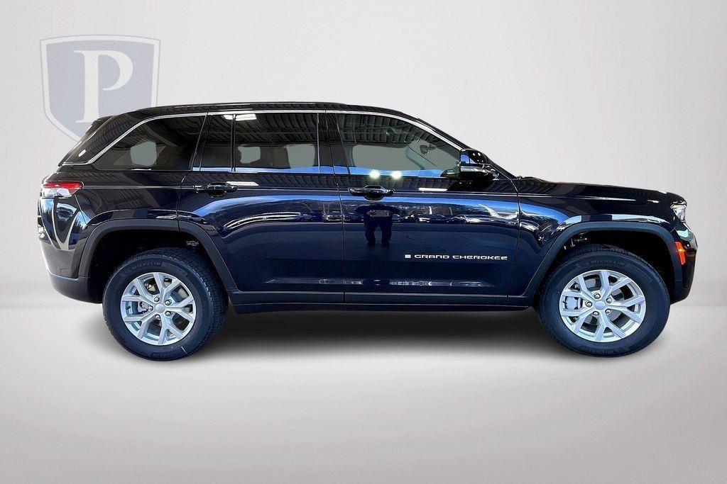 new 2024 Jeep Grand Cherokee car, priced at $39,645