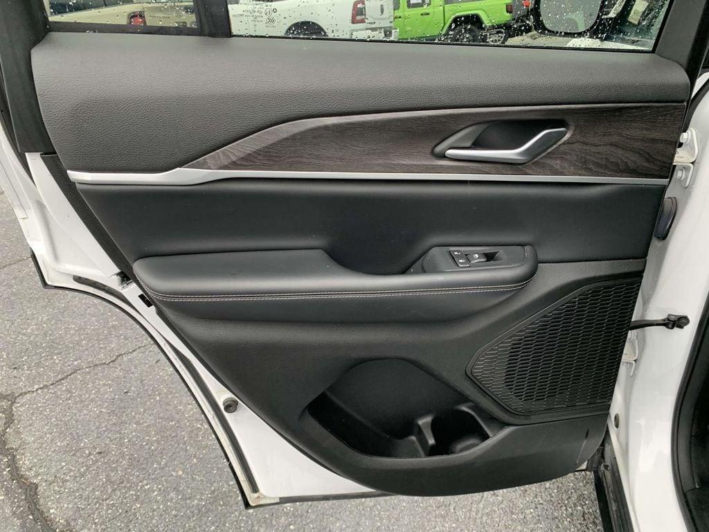 used 2023 Jeep Grand Cherokee car, priced at $28,499