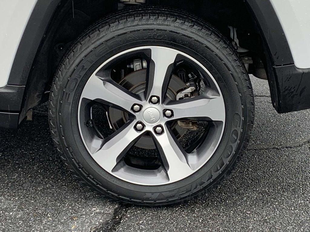 used 2023 Jeep Grand Cherokee car, priced at $28,499