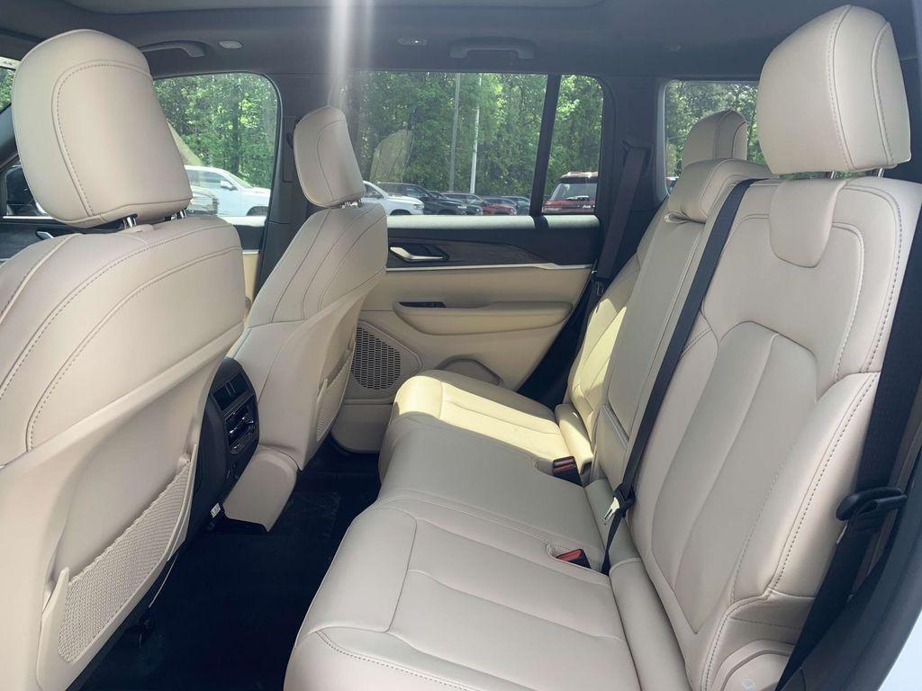 new 2025 Jeep Grand Cherokee car, priced at $42,665