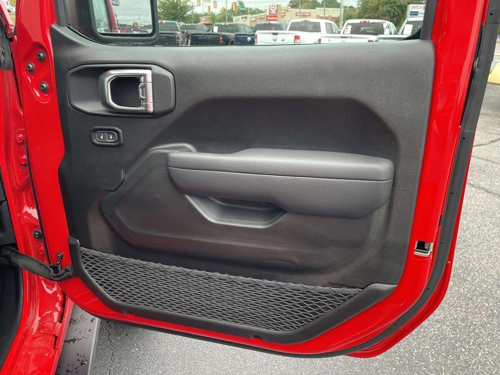 new 2025 Jeep Wrangler car, priced at $53,410