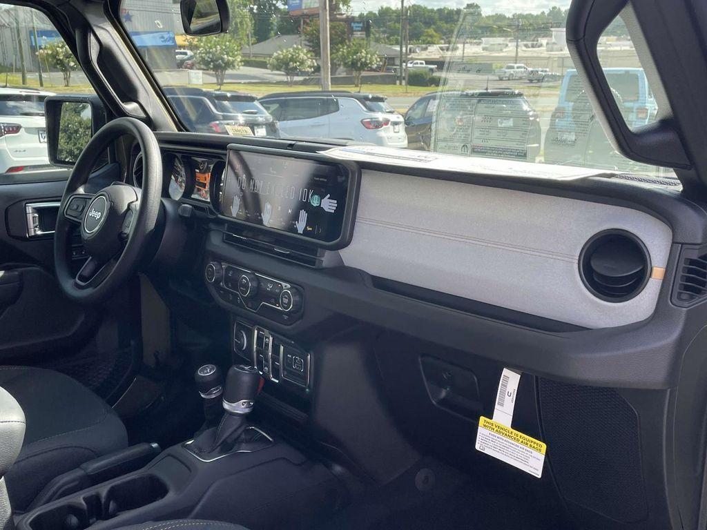 new 2025 Jeep Wrangler car, priced at $37,819