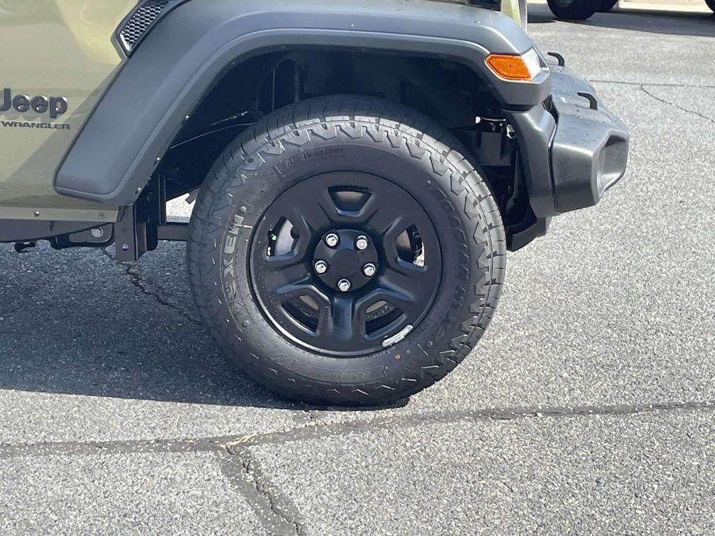 new 2025 Jeep Wrangler car, priced at $37,819