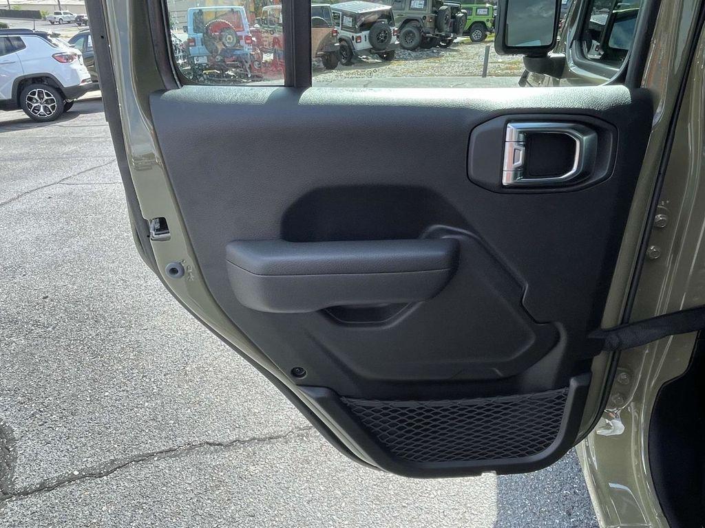 new 2025 Jeep Wrangler car, priced at $37,819
