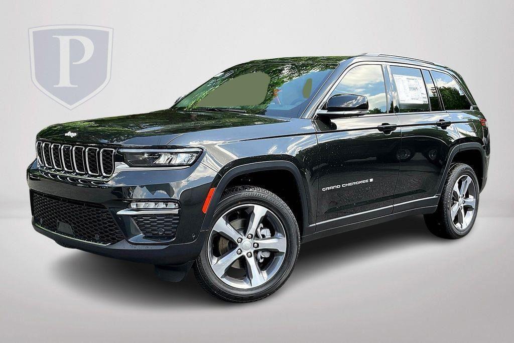 new 2024 Jeep Grand Cherokee car, priced at $45,205