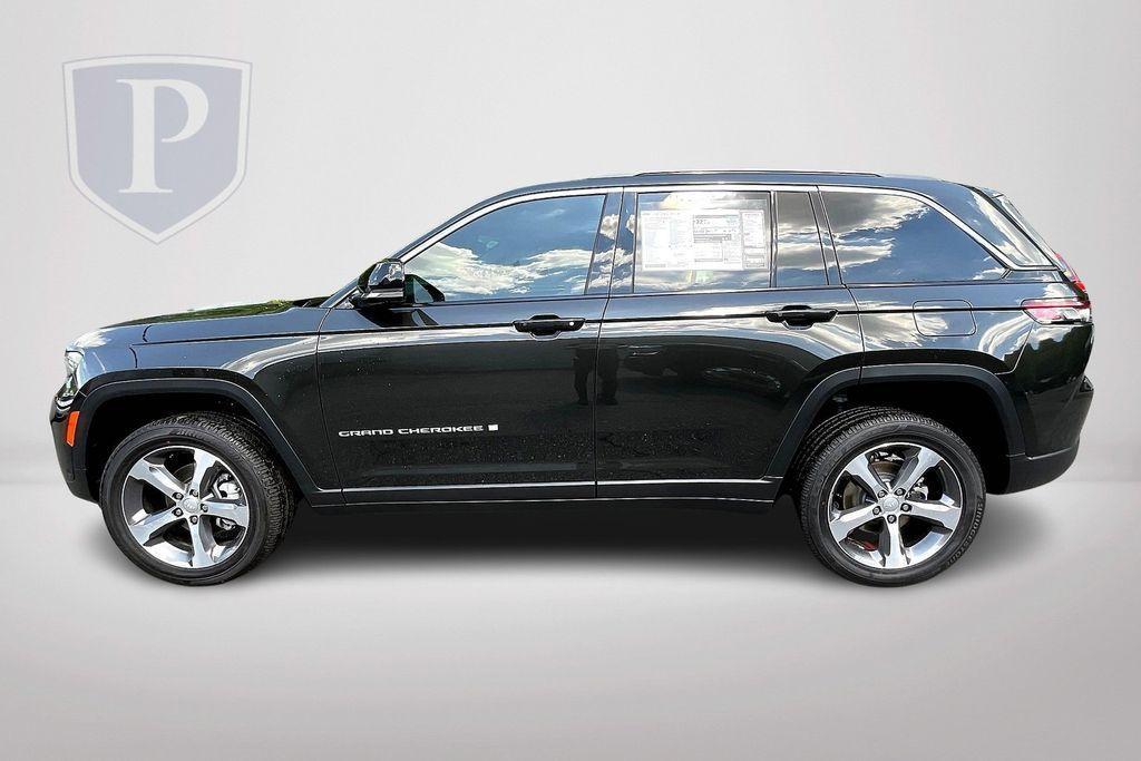 new 2024 Jeep Grand Cherokee car, priced at $49,355