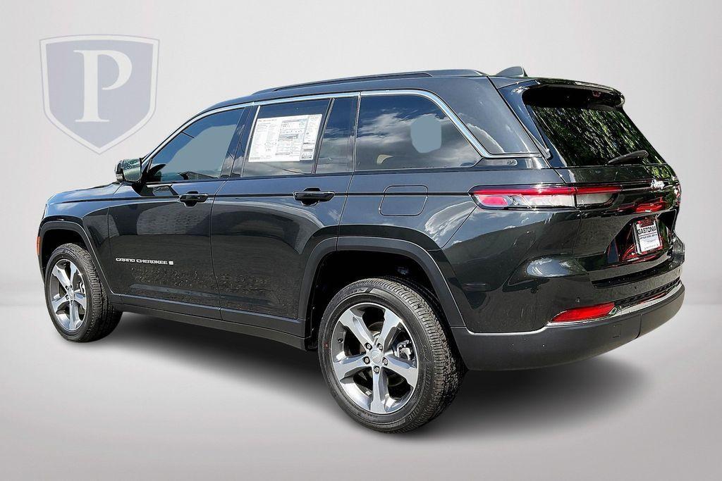 new 2024 Jeep Grand Cherokee car, priced at $49,355