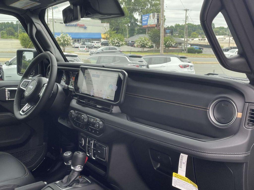 new 2025 Jeep Wrangler car, priced at $51,727
