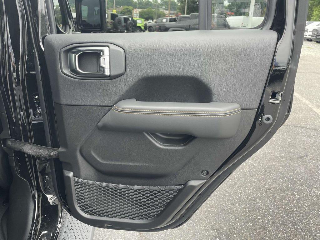 new 2025 Jeep Wrangler car, priced at $51,727