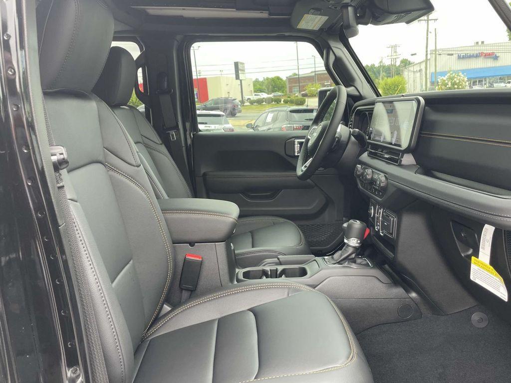 new 2025 Jeep Wrangler car, priced at $51,727