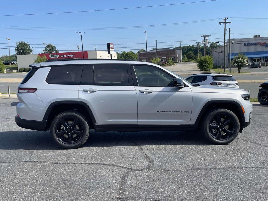 new 2025 Jeep Grand Cherokee L car, priced at $47,495