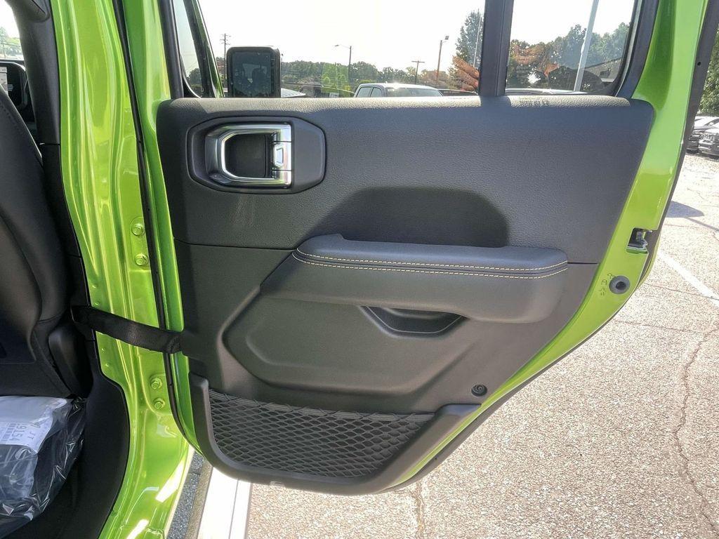 new 2025 Jeep Gladiator car, priced at $71,334