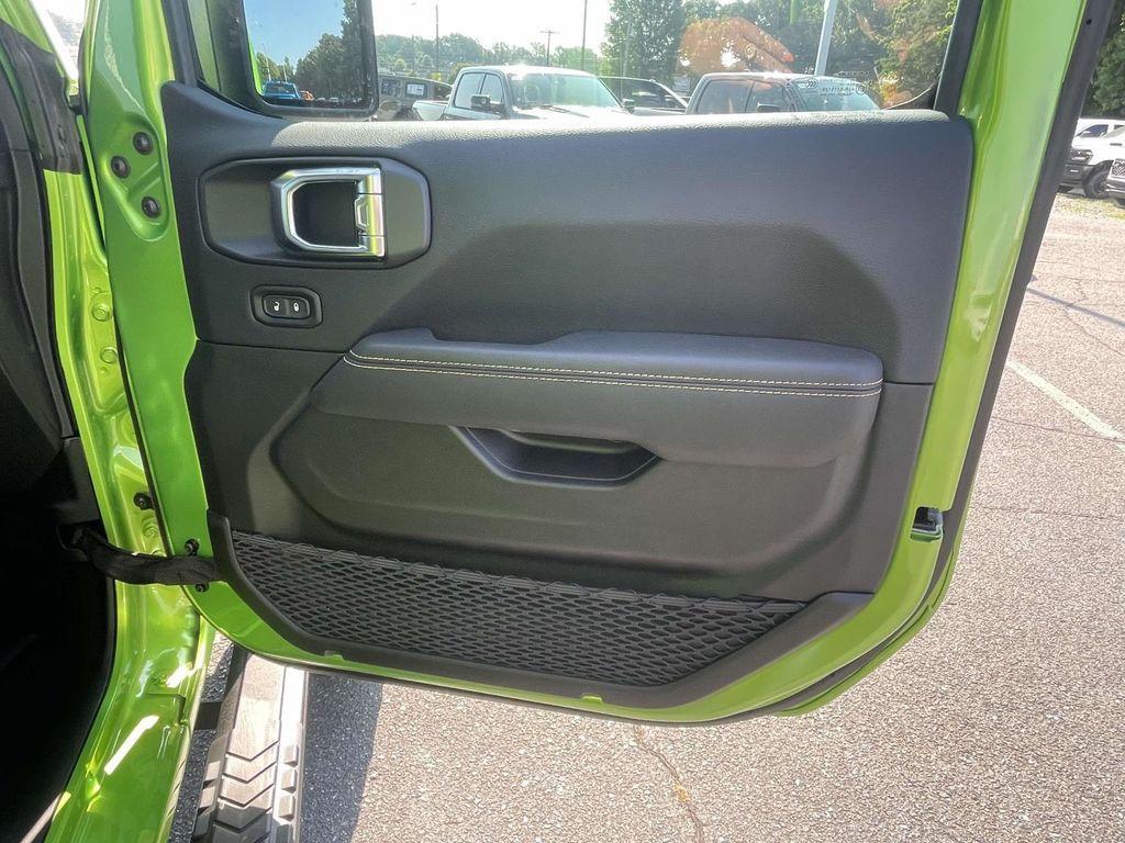 new 2025 Jeep Gladiator car, priced at $71,334