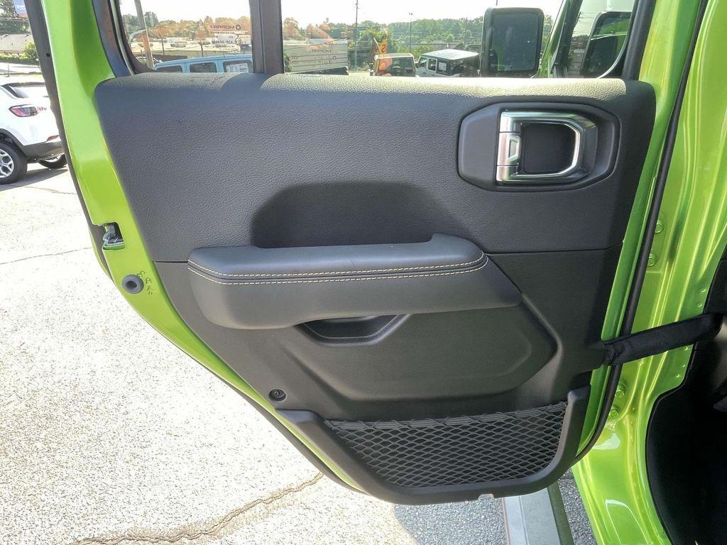 new 2025 Jeep Gladiator car, priced at $71,334