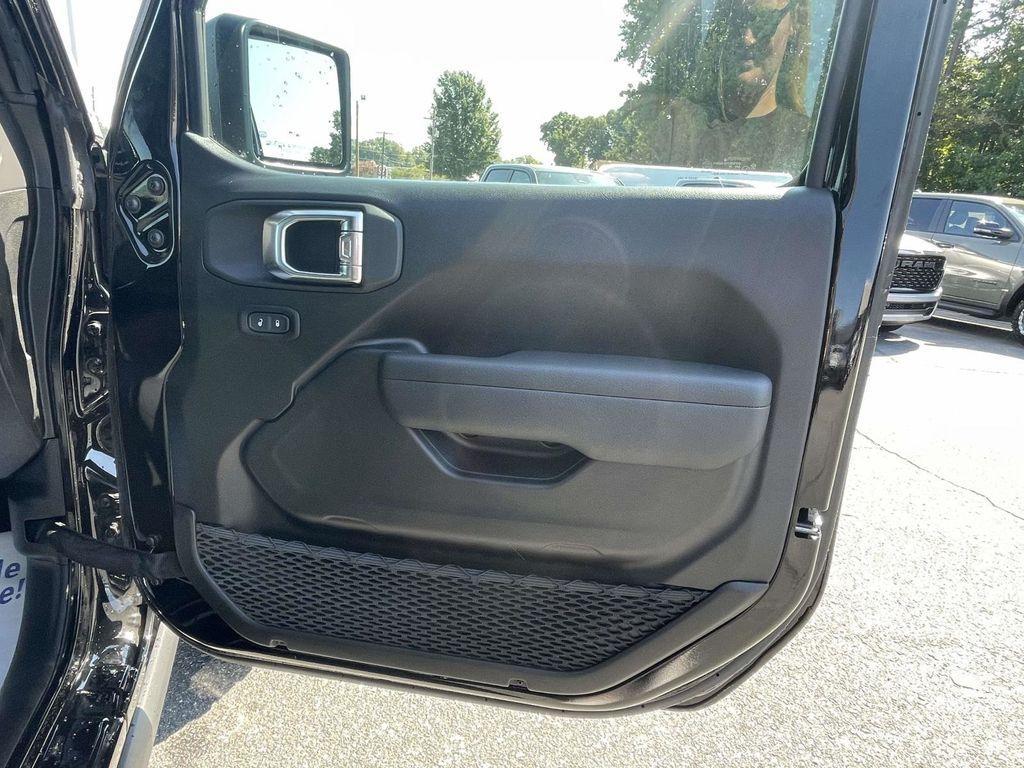 new 2025 Jeep Gladiator car, priced at $50,130