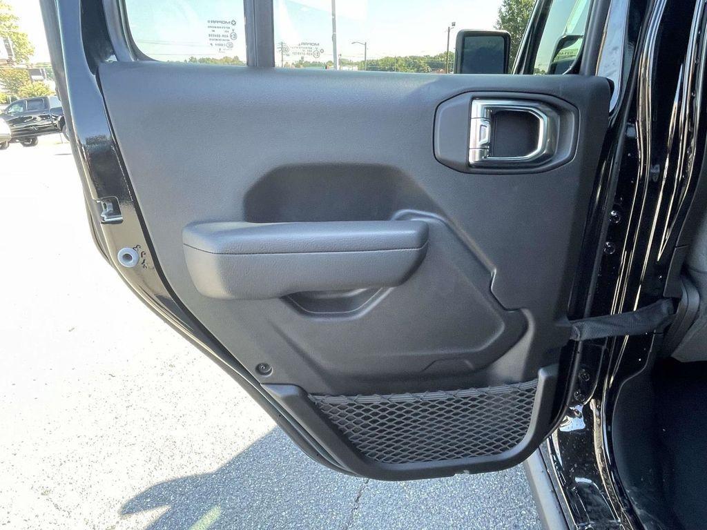 new 2025 Jeep Gladiator car, priced at $50,130