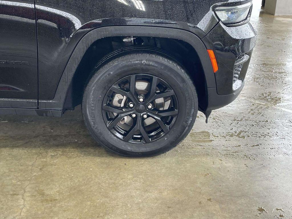 used 2024 Jeep Grand Cherokee car, priced at $30,250