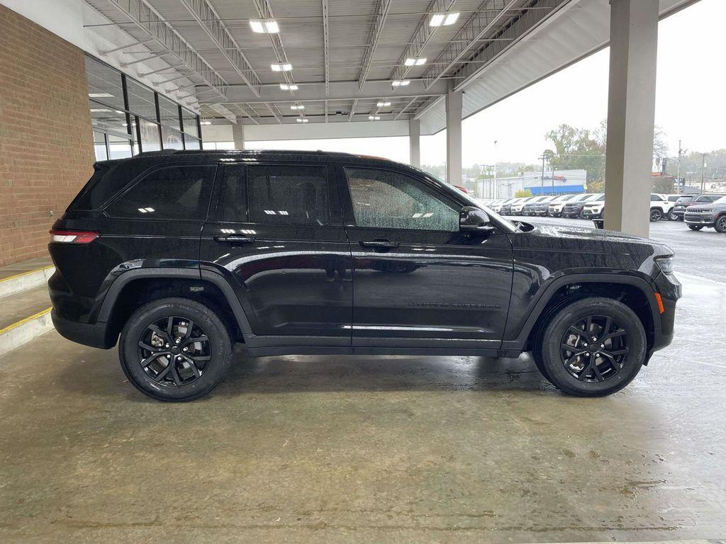 used 2024 Jeep Grand Cherokee car, priced at $30,250