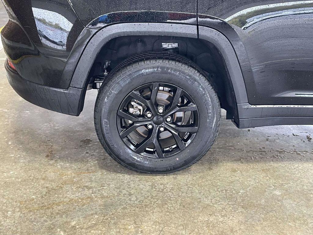 used 2024 Jeep Grand Cherokee car, priced at $30,250