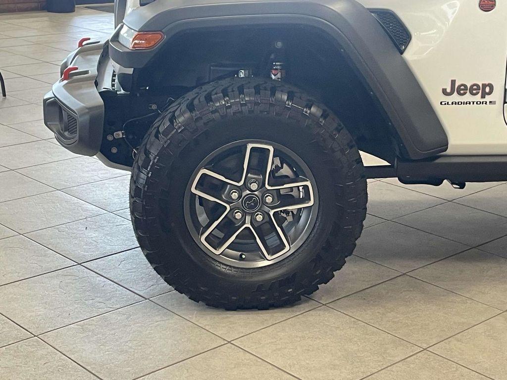 new 2025 Jeep Gladiator car, priced at $42,995