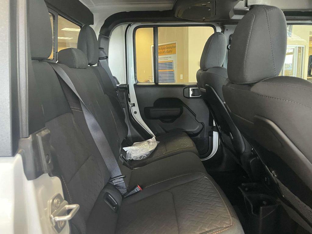 new 2025 Jeep Gladiator car, priced at $42,995