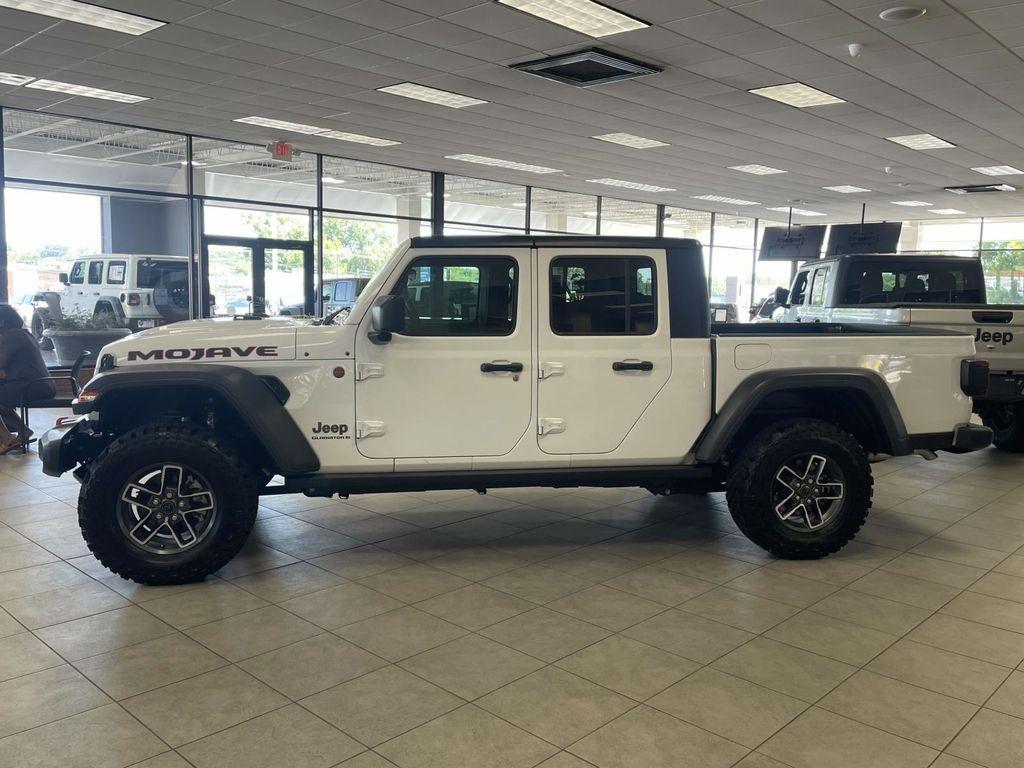 new 2025 Jeep Gladiator car, priced at $42,995