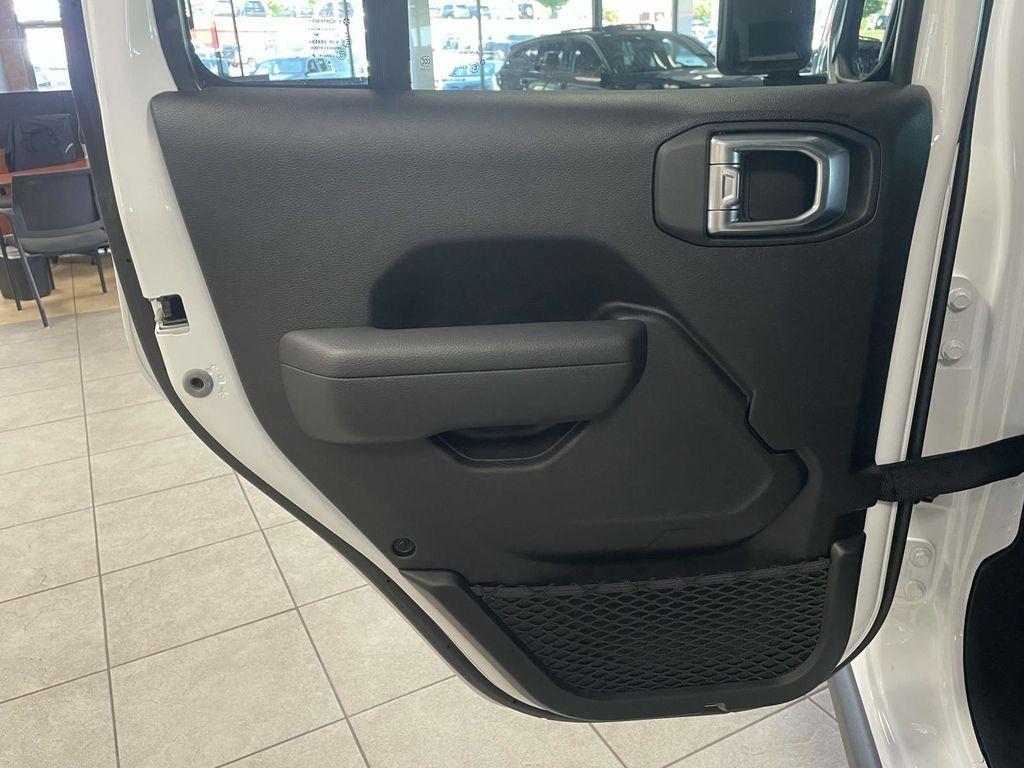 new 2025 Jeep Gladiator car, priced at $42,995