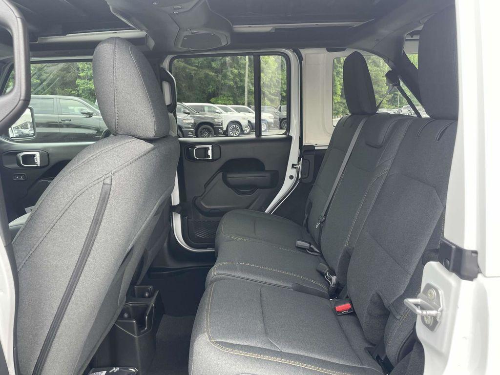 new 2025 Jeep Wrangler car, priced at $45,591