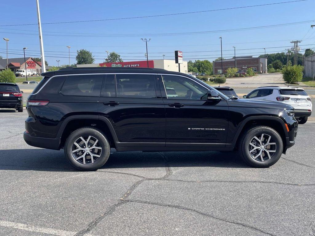 new 2025 Jeep Grand Cherokee L car, priced at $38,995