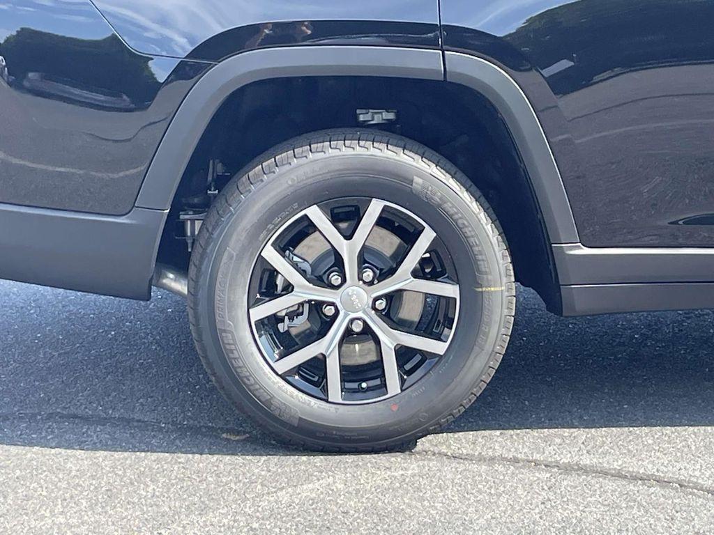 new 2025 Jeep Grand Cherokee L car, priced at $38,995