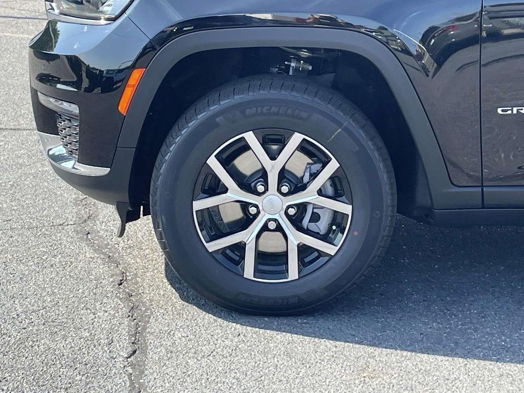 new 2025 Jeep Grand Cherokee L car, priced at $38,995