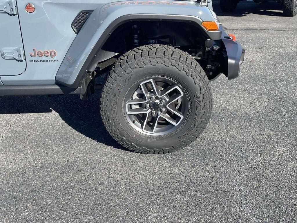 new 2026 Jeep Gladiator car, priced at $54,400