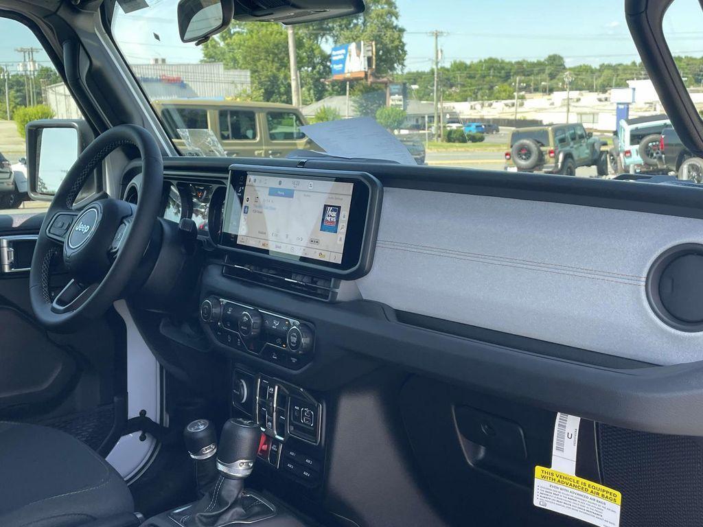new 2025 Jeep Wrangler car