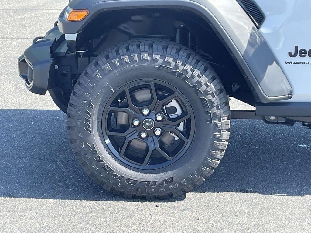new 2025 Jeep Wrangler car